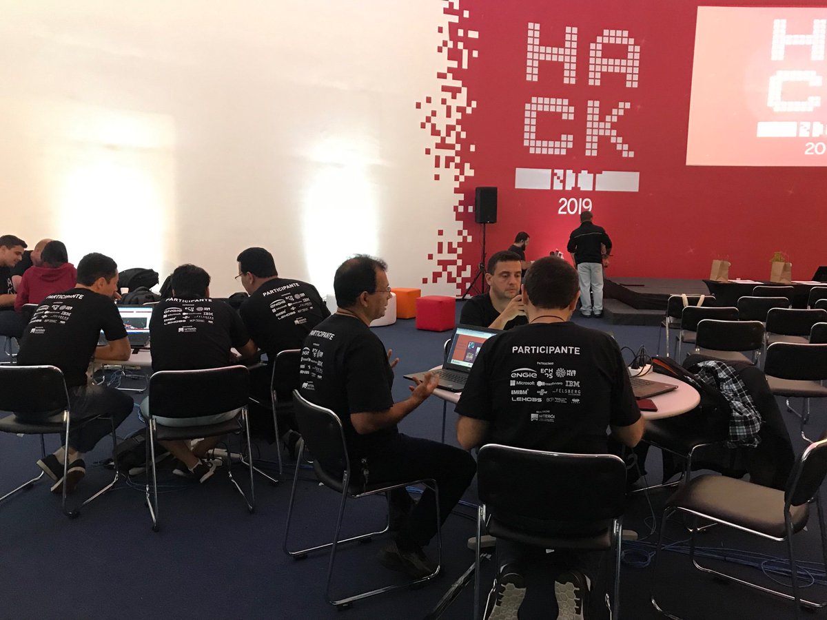 NiteroiPref's tweet image. Ideias a todo vapor na grande final do HackNit, a maratona tecnológica de Niterói! 💡 #HackNit2019