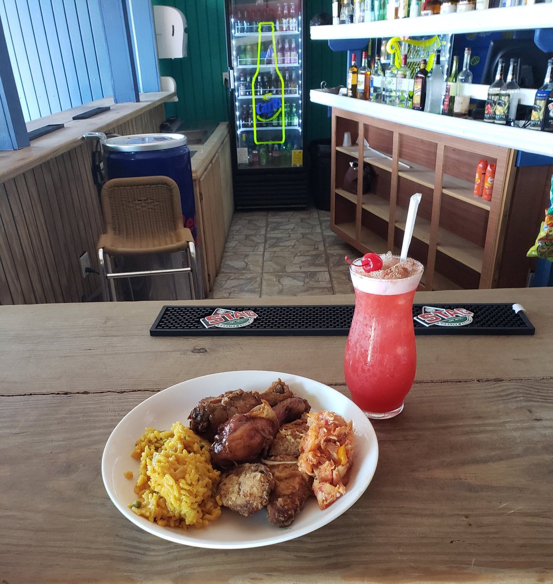 KittitianB's tweet photo. Saturday #brunch at #frigatebay advertised as a #somethingelse. Lovely bunch of people. Little ventilation I lost a ton of H2O in perspiration. Hot as #hell I felt as though I might be asked to leave after I had 2 plates. Great #RUMPUNCH. #iwantmore #kittitianblogger https://t.co/N52x12T5D9