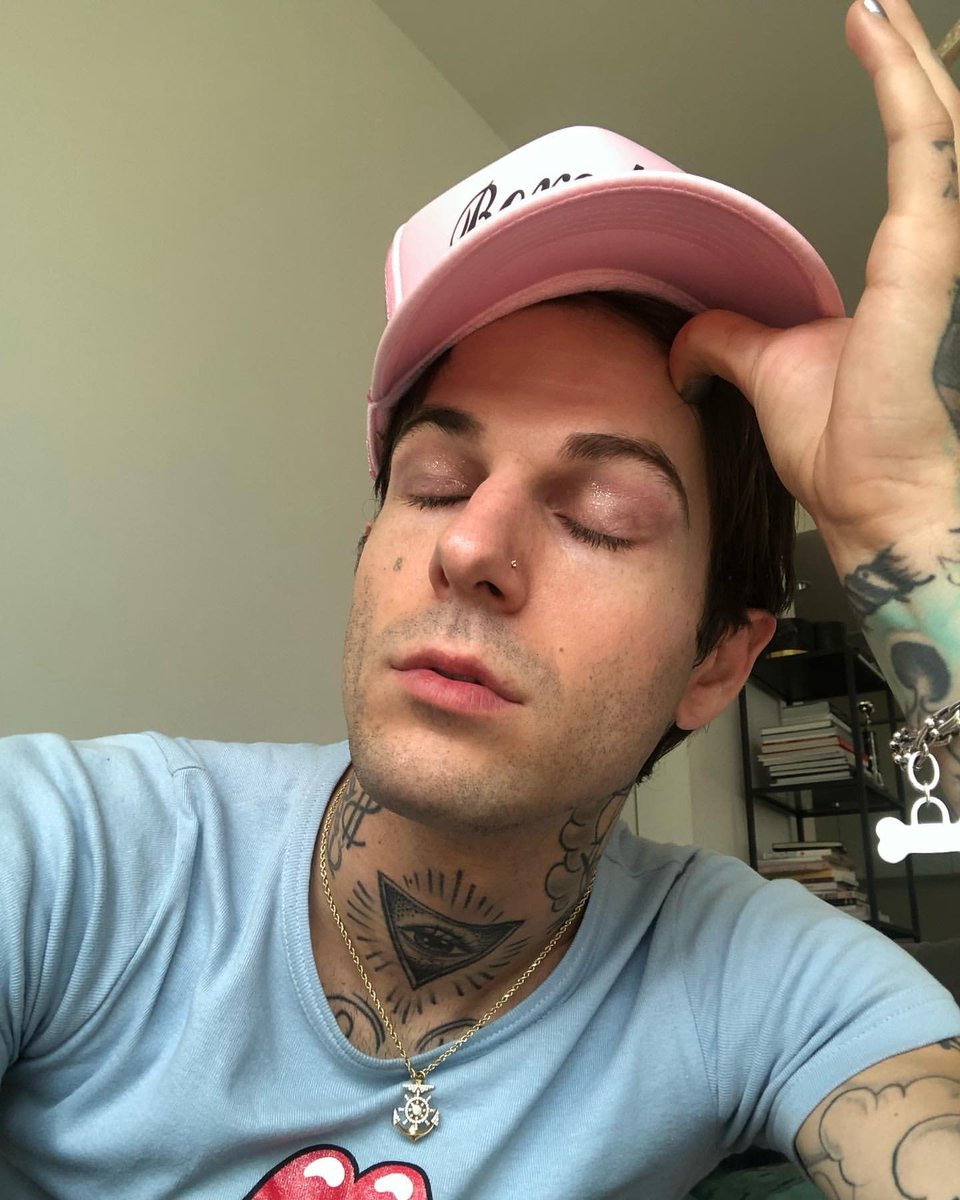 X 上的 The Neighbourhood Brasil ®：「24/7: Jesse Rutherford na Instagram da  banda.  / X