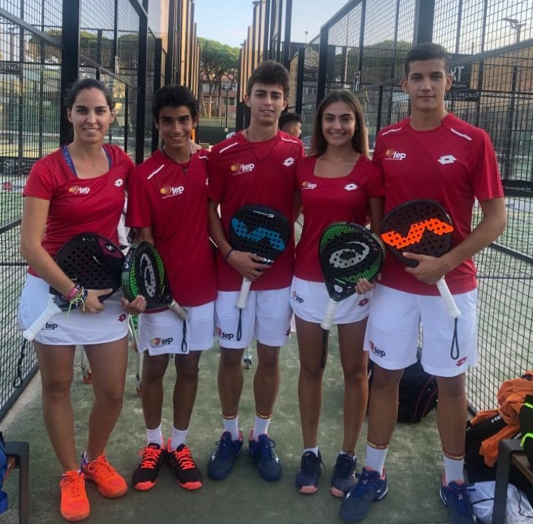 Preparando el <a href="/MMenoresCS/">Mundial Menores</a> 
#España
<a href="/padelfederacion/">Federación Española de Pádel</a> 
#valencianos 
<a href="/IdoiaPadel/">Idoia Martin</a> 
<a href="/edualonsopadel/">edualonso01</a> 
Marina Martínez Lobo
Alex Arroyo 
Raúl Peralta 
Castellón os espera
#laroja