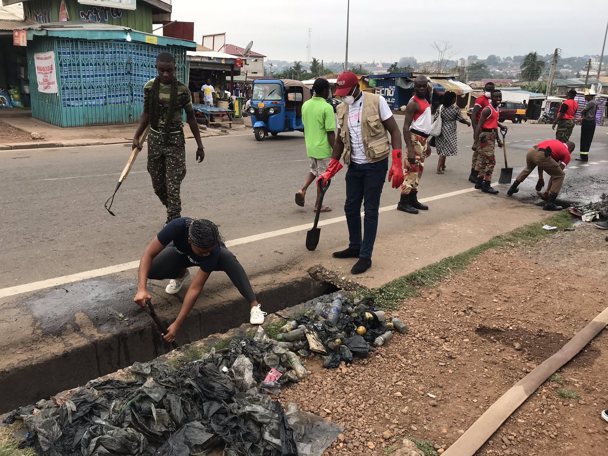 rotaract_ho's tweet photo. Clean-up Exercise https://t.co/CXjmxkcTeE