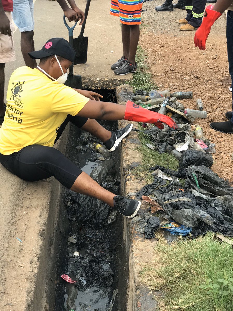 rotaract_ho's tweet photo. Clean-up Exercise https://t.co/CXjmxkcTeE