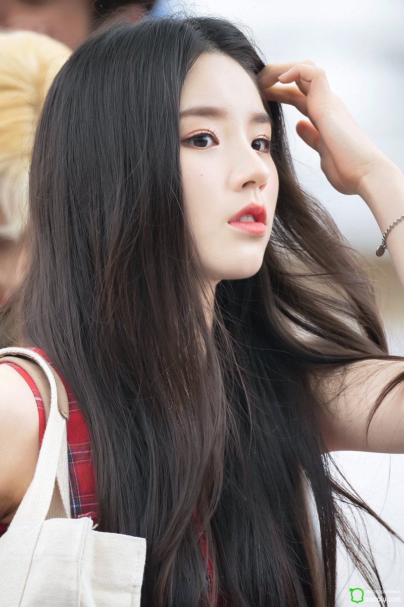 heejin pics (희진) tweet media