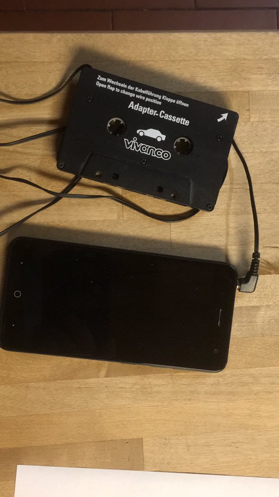 Roter_Ritter's tweet image. Der Moment in dem man begreift dass die #compactdisk #cd eine evolutionäre Sackgasse war.