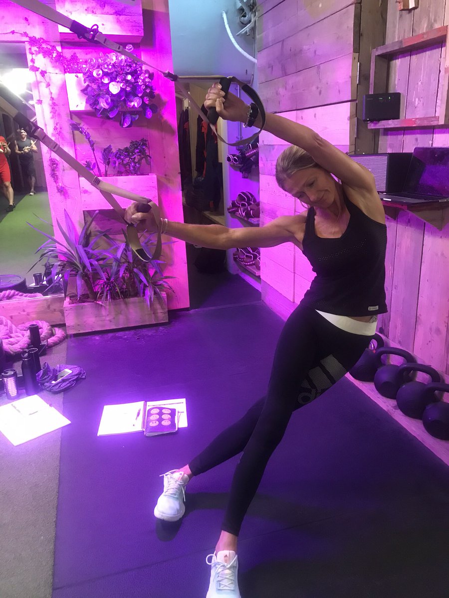 PaulEdmondson77's tweet image. Great day in London (Fulham) for @TRXtraining @TRXtrainingUK on the SMSTC (Sports Medicine) 💪❤️#trx #made2move #trxforanybody