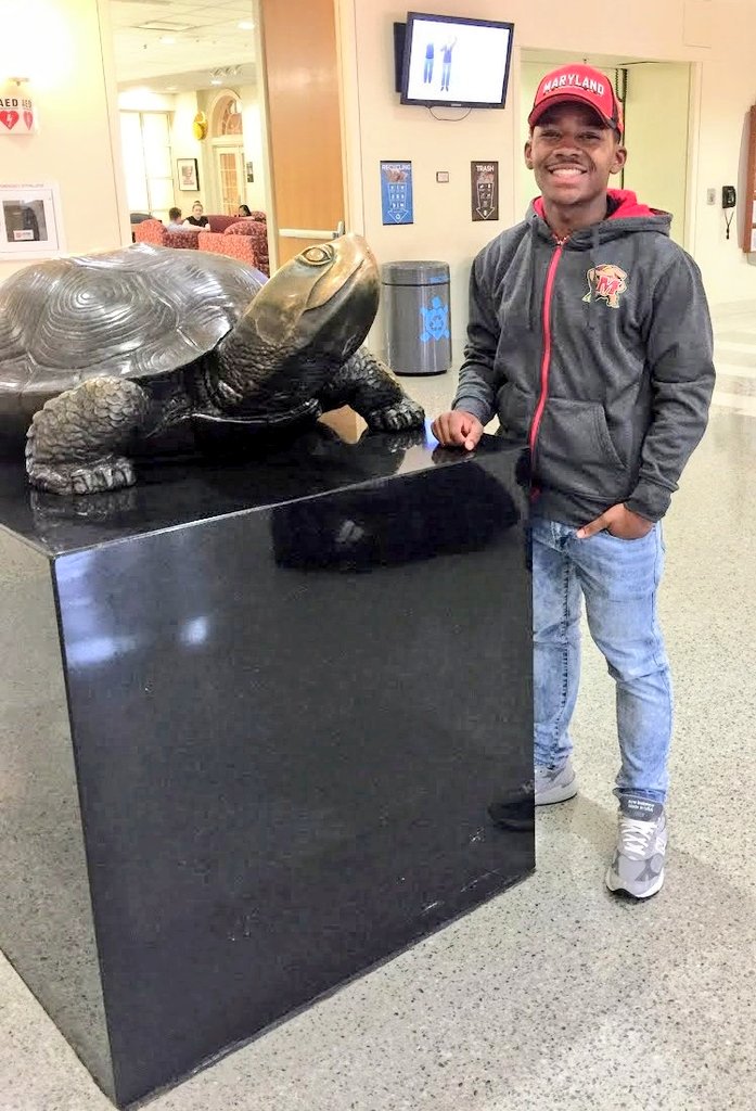 ItsOrderMySteps's tweet photo. π our series #HeyLookMaIMadeIt to college, oh hi Dad Β¦ #omsHighSchoolClass 2019 grad now college FRESHMAN!
#OMSsuccess Shayne Richmond #STR00 @thatkidshayne @UofMaryland #UMD2023 Proud of you taking STEPS towards success
#ThisIsWhyOMSdoesIt ClassOf2019 WeAreDJO SundayMorning https://t.co/jFBblETuAU