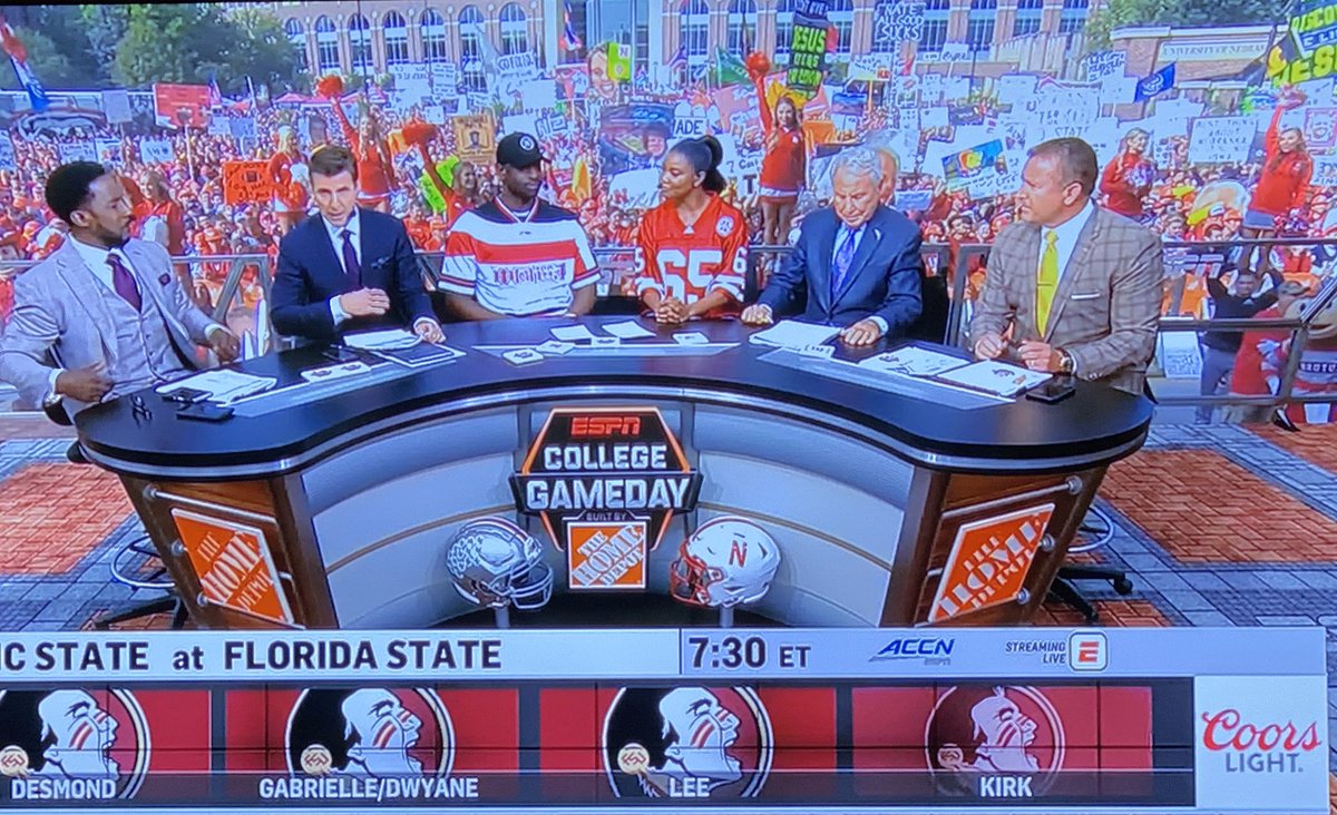 Noles247's tweet photo. All picks on @CollegeGameDay are for FSU. https://t.co/vDxy4H3PLP