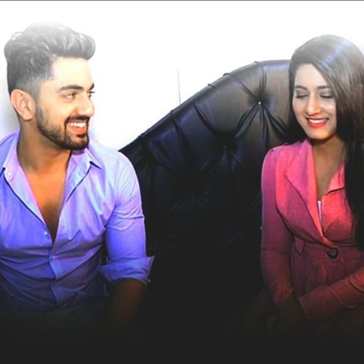 Kriti__x's tweet photo. Those days! His stares and thief smiles! #NaamkarannKe3Saal https://t.co/1bWKkCeGZP