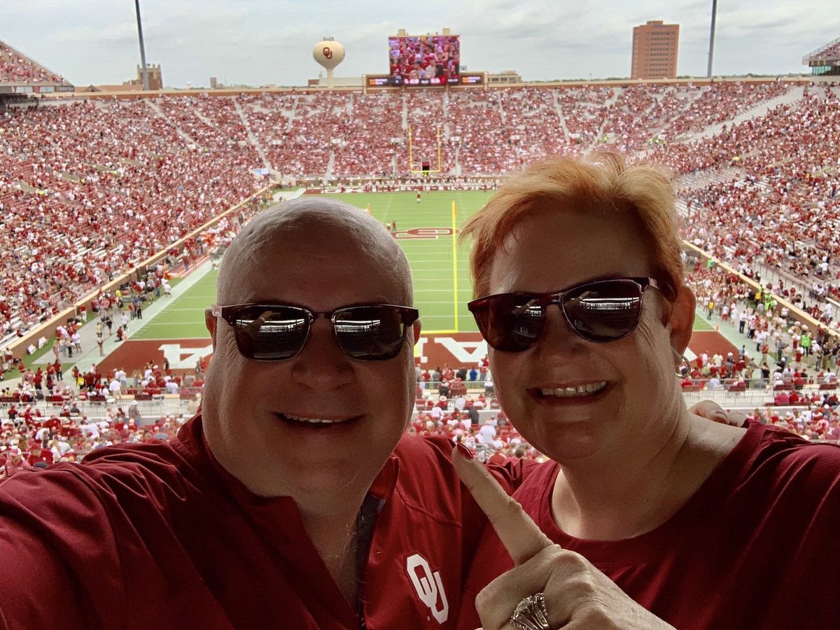 PlayByPlayGuy1's tweet photo. Rare day to catch our #Sooners before heading to Shawnee for the Bison and East Central under the lights! #FallMeansFootball 🏈 #OnToVictory #BoomerSooner @mmmgsmd62 https://t.co/QV0izwfllM