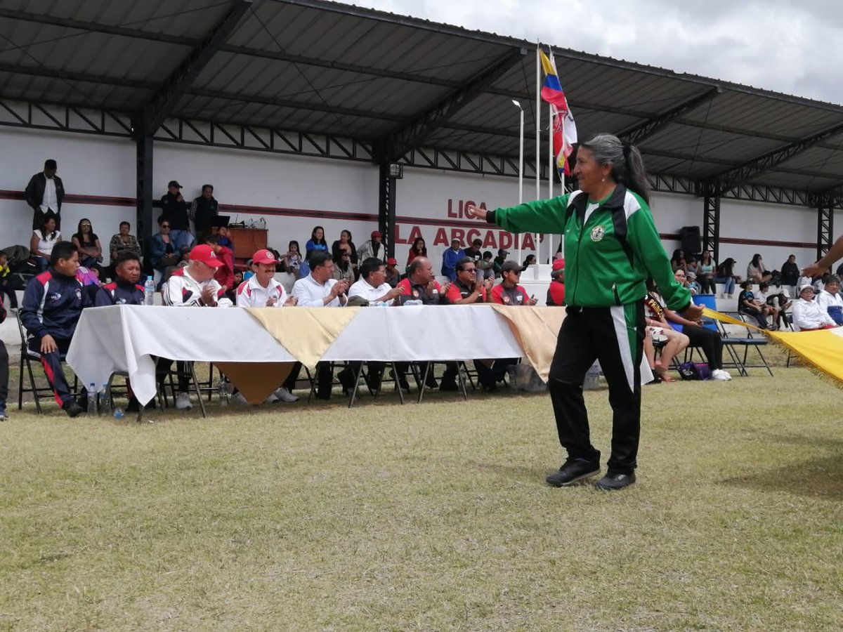 FrankSamaniegoM's tweet photo. Desde la Liga Barrial La Arcadia al Sur de Quito, en la inauguración del campeonato Provincial  de fútbol @BancadaRC @CompromisoRC https://t.co/Cz7Bp5diCU