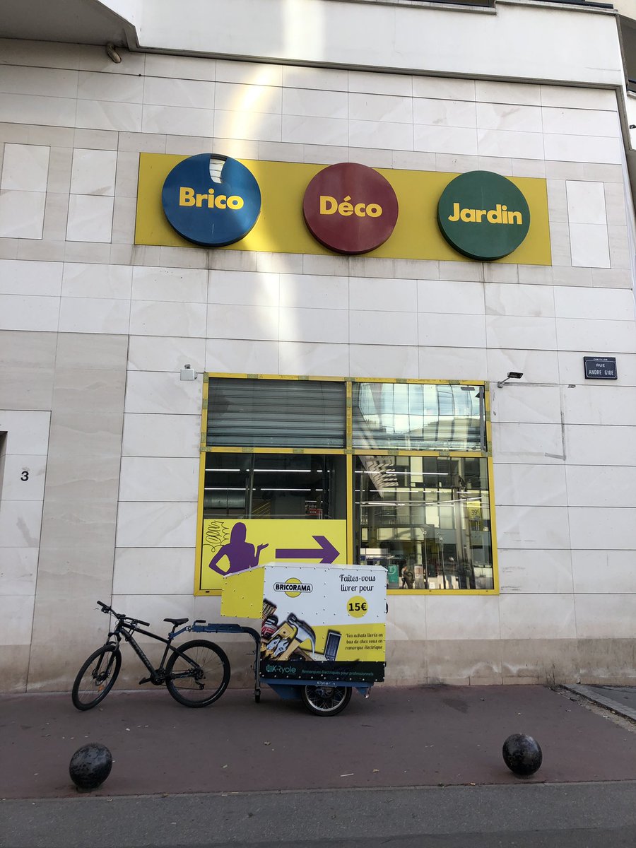 “La livraison à vélo ca ne marche que pour de petits trucs comme des repas et de petits colis, pas pour des matériaux de bricolage par exemple”.  #Bricorama