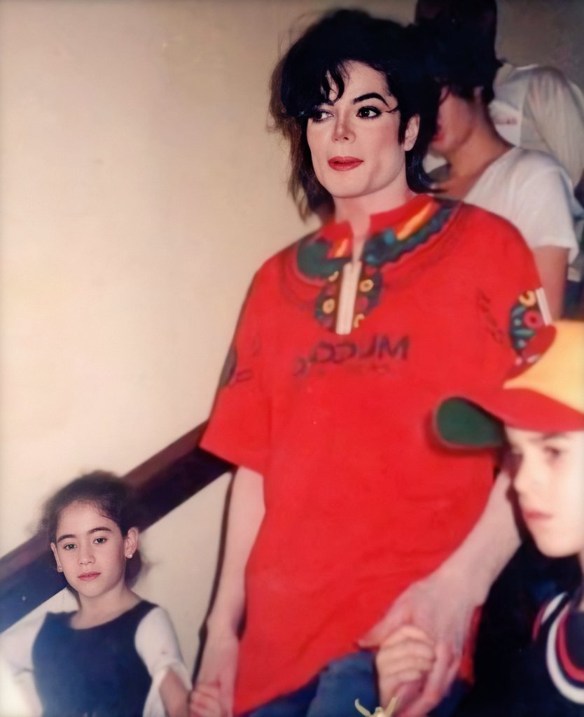 historie salami strop MJJ Photos on Twitter: "Michael Jackson behind the scenes of the video for They  Don't Care About Us Brazil version, 1996. https://t.co/9wKzDlRGet" / Twitter