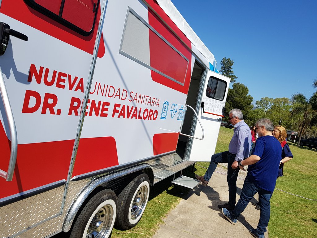 ZamoraJulio's tweet photo. Sumamos una nueva unidad sanitaria para el #SET (Servicio de Emergencias Tigre), y así poder seguir cuidando de la salud de nuestros vecinos.
#VeamosLoQueViene 🐯
#JulioZamora2019 👓
#ElFuturoEsConTodos ☀️🇦🇷 https://t.co/0E8HLgT1fS