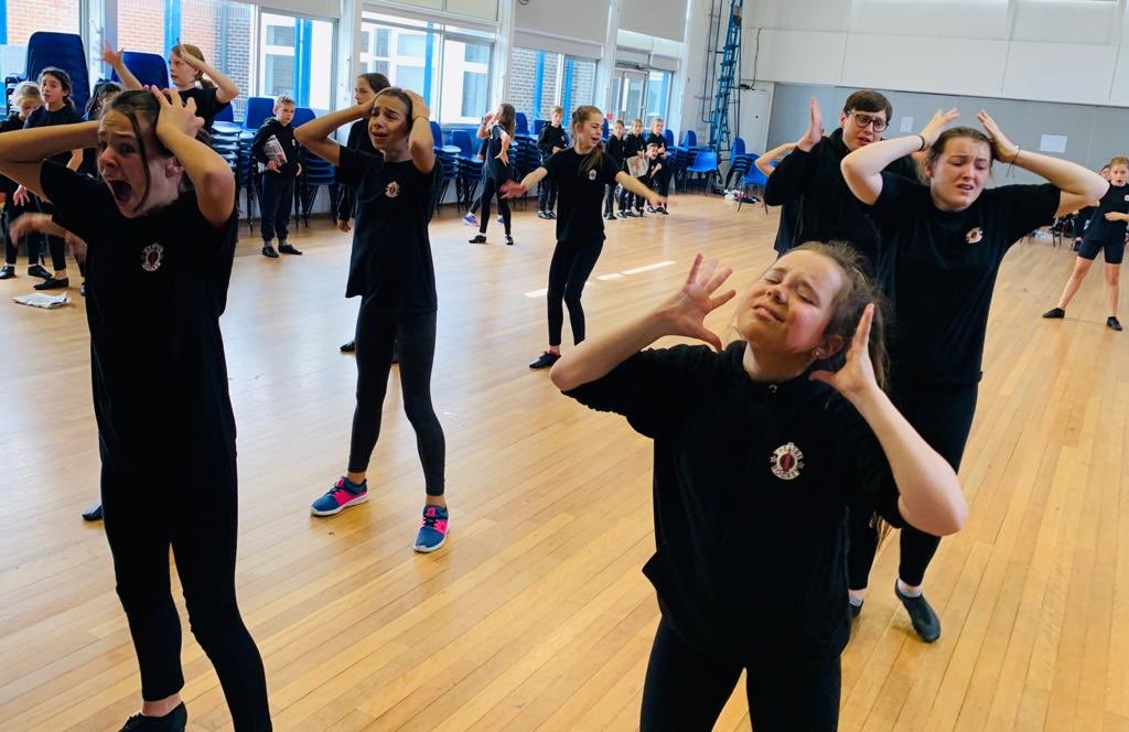 TheatreRocket's tweet photo. TRW Week 3 in full swing #theatrerocket #youngperformers #farnham https://t.co/LtfAMUSX5D