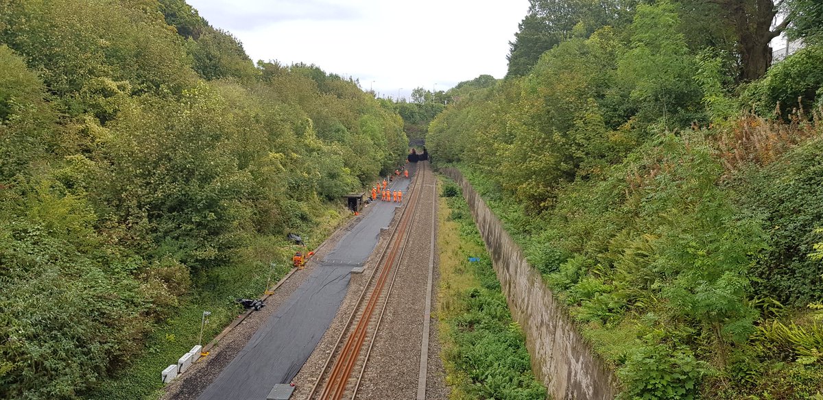 Network Rail Western tweet media