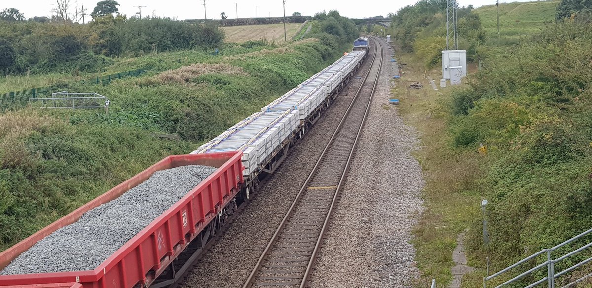 Network Rail Western tweet media