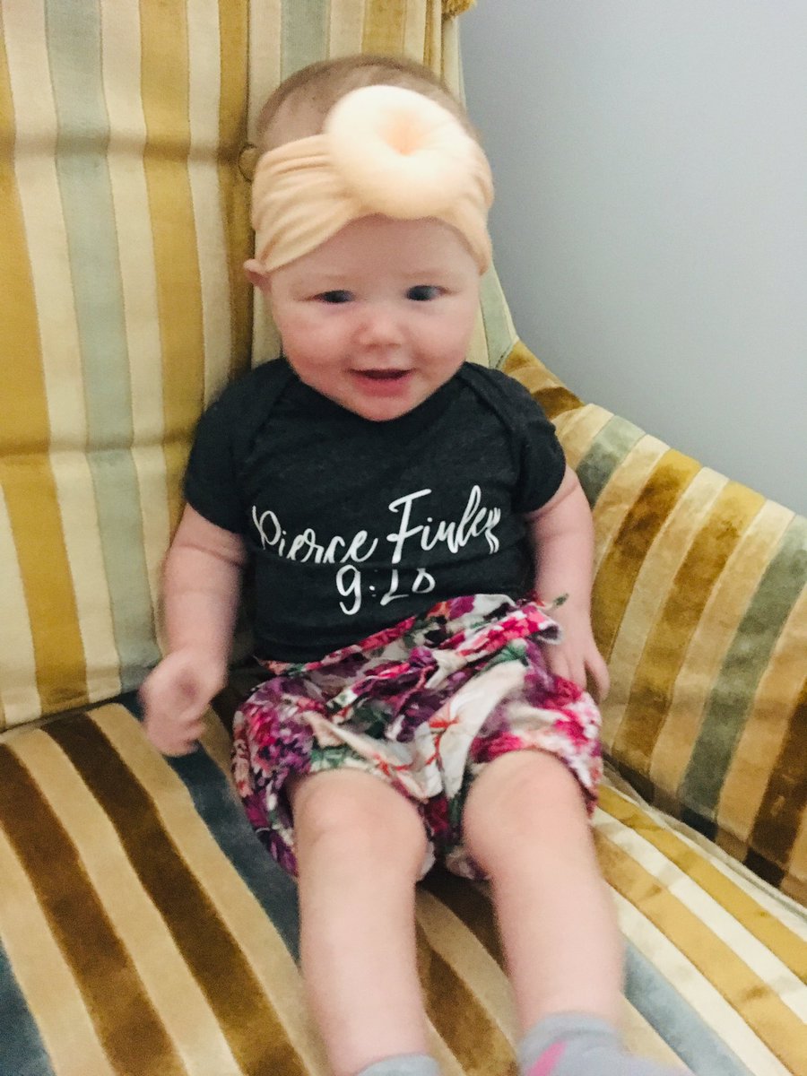 KelliS_928's tweet photo. @HeadbandsofHope love this cause...if you haven’t heard of them check it out! #headbandsofhope #cancersucks https://t.co/Jt7SJUbNYX