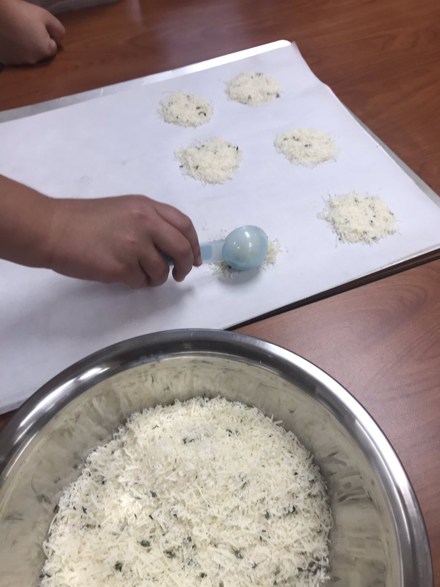 bertsch_stacey's tweet photo. Our WWES Virtual Travel Culture Club explored the land, language, art, and food of Italy this week! We face timed with LHS Alum Lydia Bertsch who is in Florence,  tried our hands at mosaics, and wrapped up our adventure with baking fresh Parmesan crisps and gelato. #wesoar https://t.co/4e11iyTQ2g