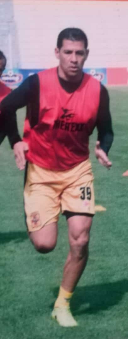 LorgioAlvarez's tweet photo. Deportes muchos... pero ninguno como el fútbol ⚽🏆💪 https://t.co/rTtYroBC7d
