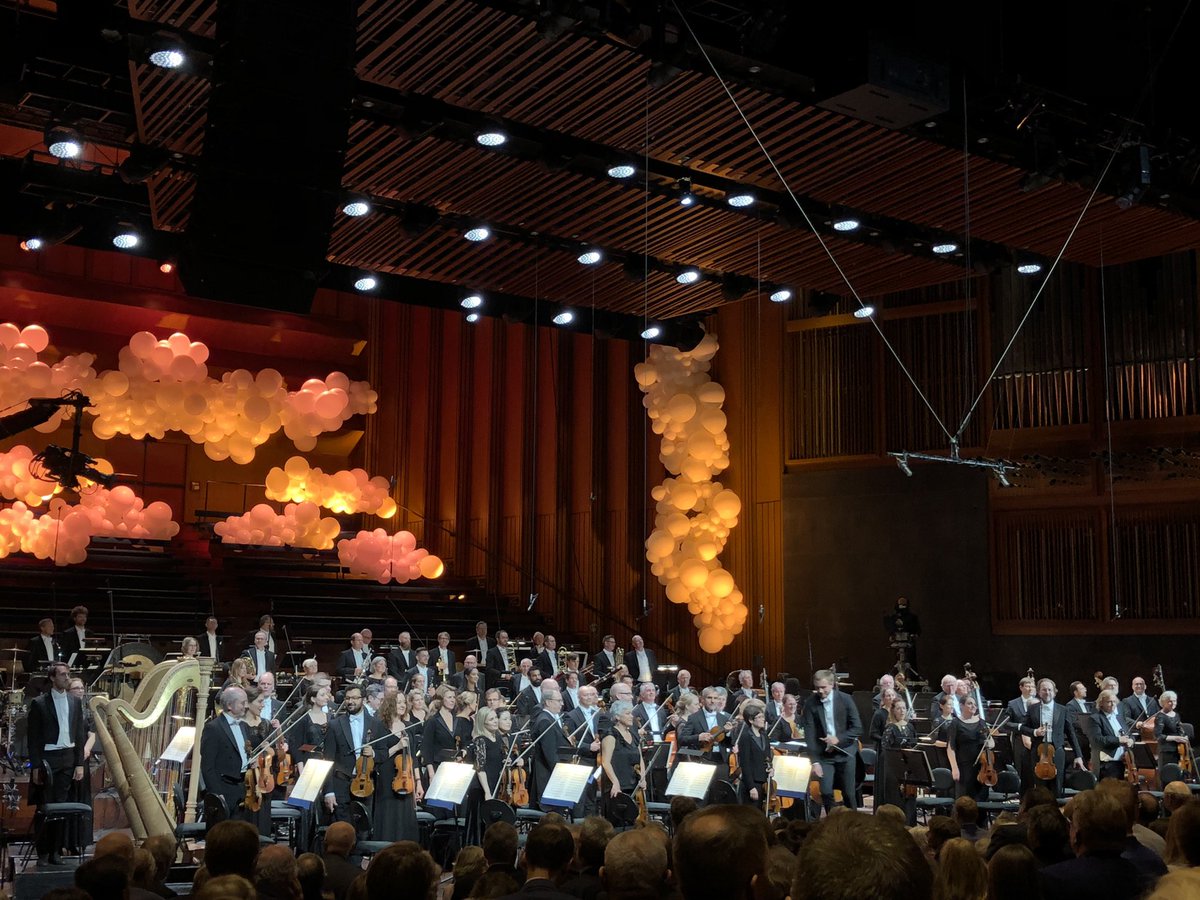 hegess's tweet photo. Hurra for #oslofilharmonien og takk for en strålende konsert. Vi sees igjen i kveld😀 hilsen 1.alt i korrekka https://t.co/M0Gaxd1It8