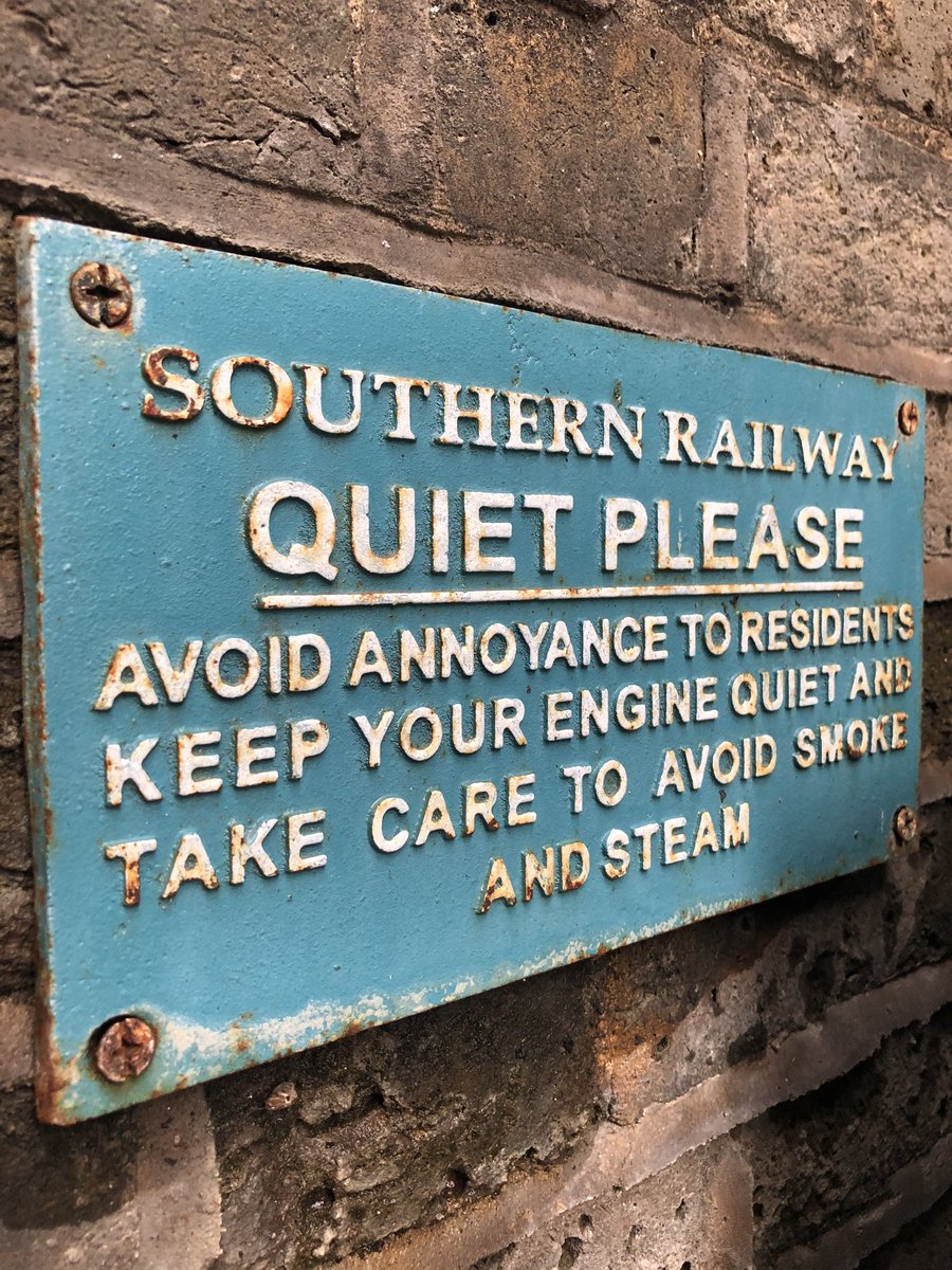 stuntbutt's tweet photo. A bit of old style railway stuff here under the arches in #southwark @MrTimDunn @geofftech #southernrailway #bigfour #railways #trainos #hipster #gentrification https://t.co/KNQB0KAefs