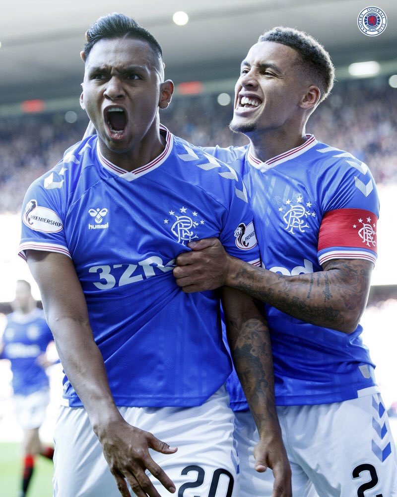 kennylanglea's tweet photo. Just seen the time...5 past Aberdeen!! 😂😂😂 #Rangers #Aberdeen #Skelping https://t.co/JuSBLueE6L