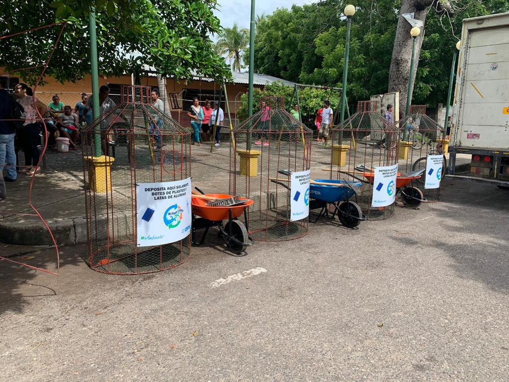 sernaHN's tweet photo. Estamos listos ✨ para iniciar el operativo #MiPlayaLimpia, Ministro por Ley de #MiAmbiente #ElvisRodas visitará las playas de Cedeño y con ello motivar a los alcaldes de la zona sur en firmar una declaratoria para evitar los plásticos de un solo uso.
 @JuanOrlandoH https://t.co/YVeb6tXBuJ