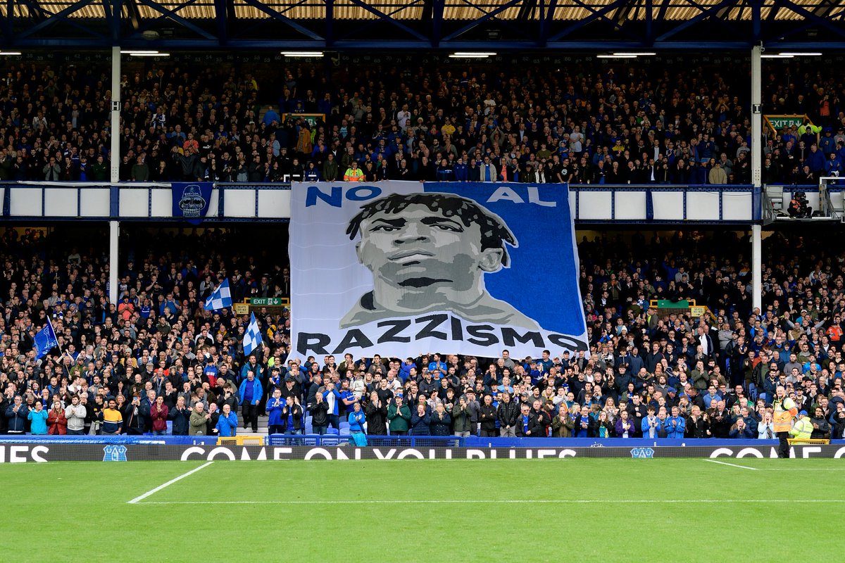 Everton's tweet image. 💙 | No to racism. No al razzismo. #AllTogetherNow 

🎨 @GwladysSt1938 x @CBobblers1878