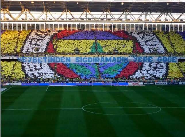 HorozogluEmre's tweet photo. #fenerinmacivar  #HerZamanHerYerde     #Fenerbahce #OmuzOmuzaSampiyonluga 💛💙💛 https://t.co/5XF99EvUVZ