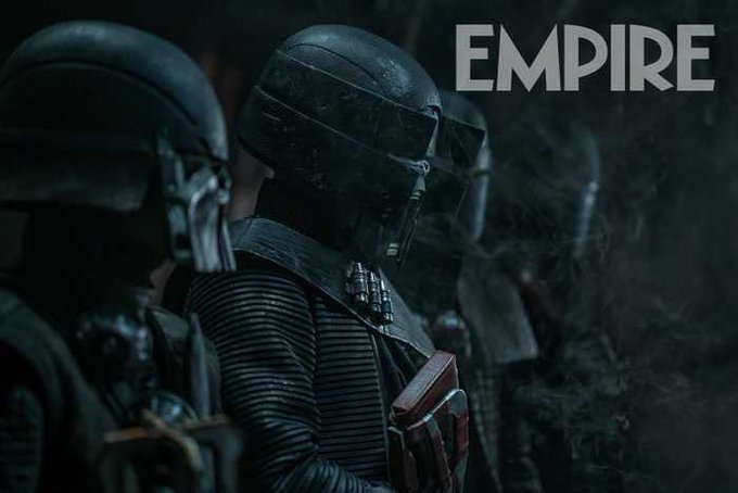 EFkNdCiWsAI7Iw2?format=jpg&name=small Star Wars TROS: New Stills of Kylo and the Knights of Ren