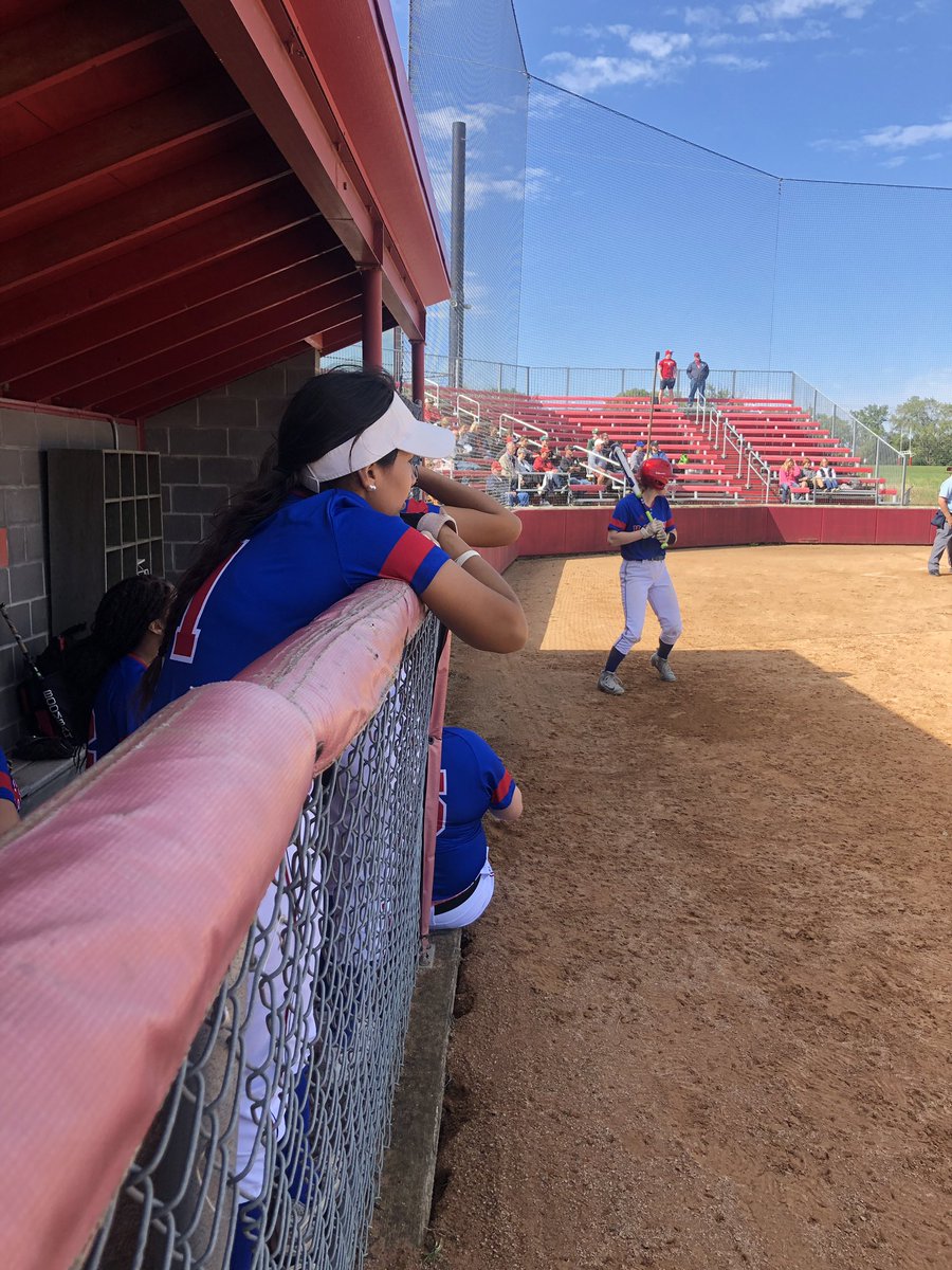 KUClubSoftball's tweet photo. Hawks score 3 leading the Cyclones 10-5 in the bottom of the 7th https://t.co/aZJfflzEmf