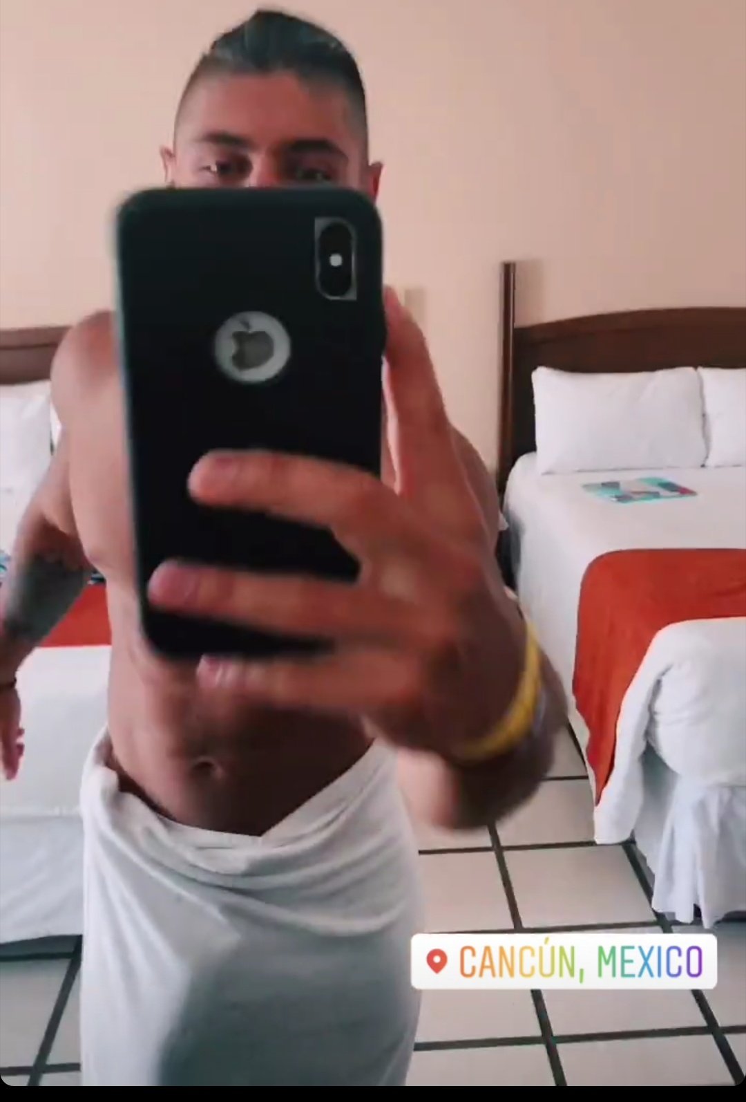 straight man on X: Beta mejía other horny desafío 2018 expose in his  instagram history 🐍🦕 t.covoO8cKVGLl  X