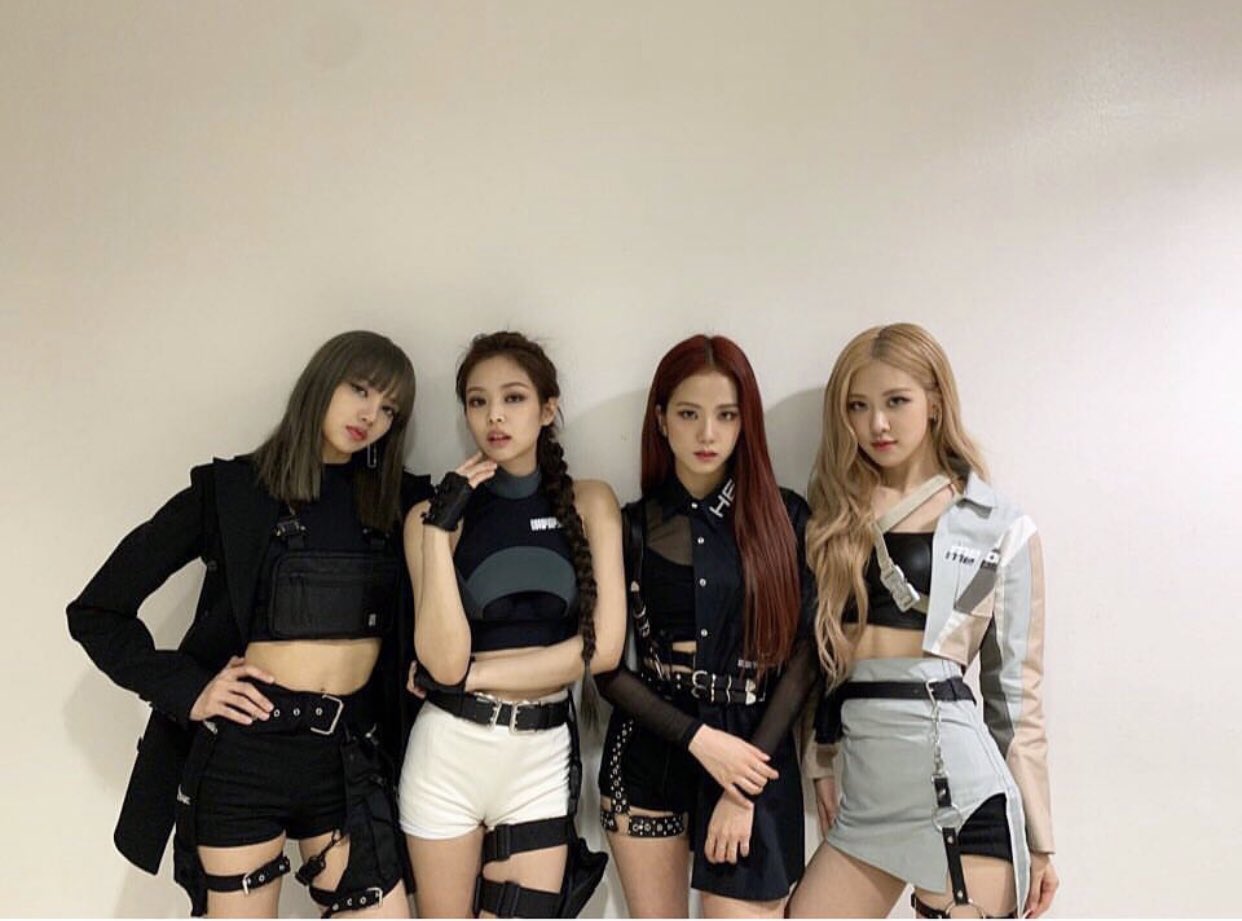 Группа BLACKPINK 2019