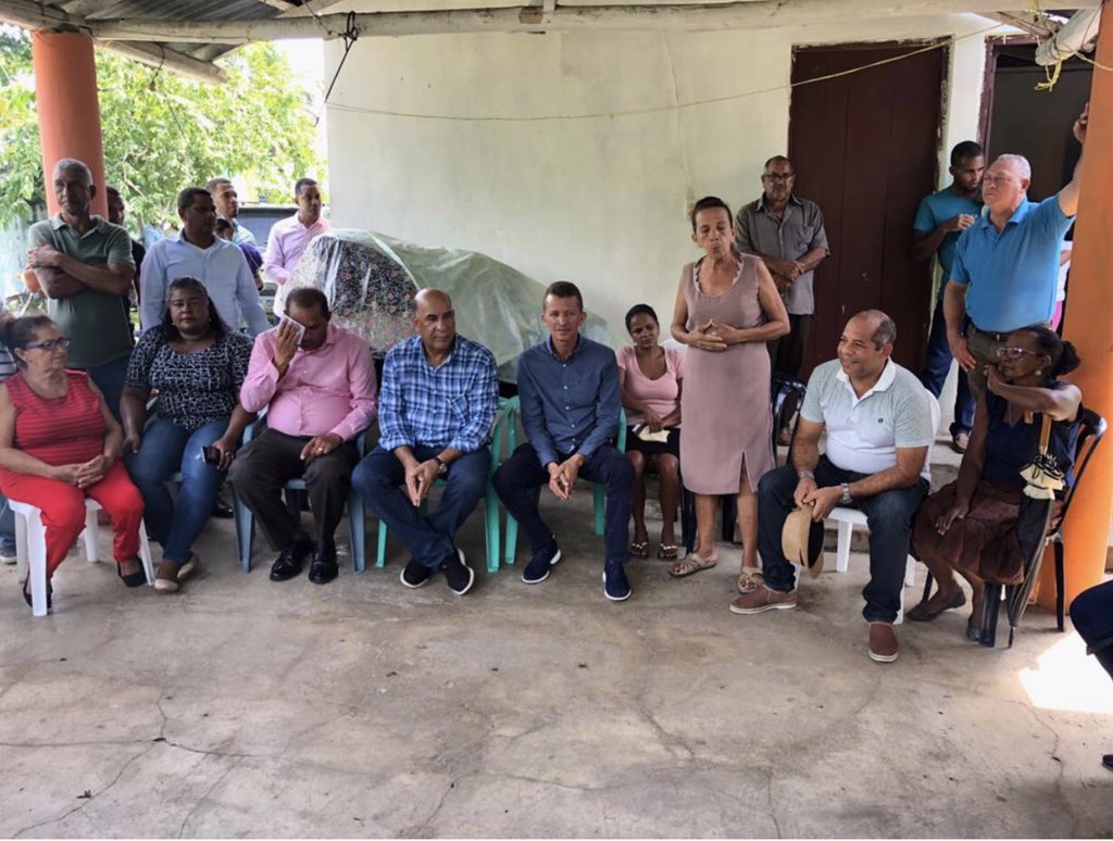 BautaRojas's tweet photo. Continuamos nuestro recorrido ,seguimos tocando comunidad por comunidad para que el 6 de octubre @LeonelFernandez sea el candidato de nuestro @PLDenlinea .Ahora estamos en la Yaiba, municipio de castillo,Provincia Duarte .#LaFuerzaDelPueblo https://t.co/fJlWP4vu1l