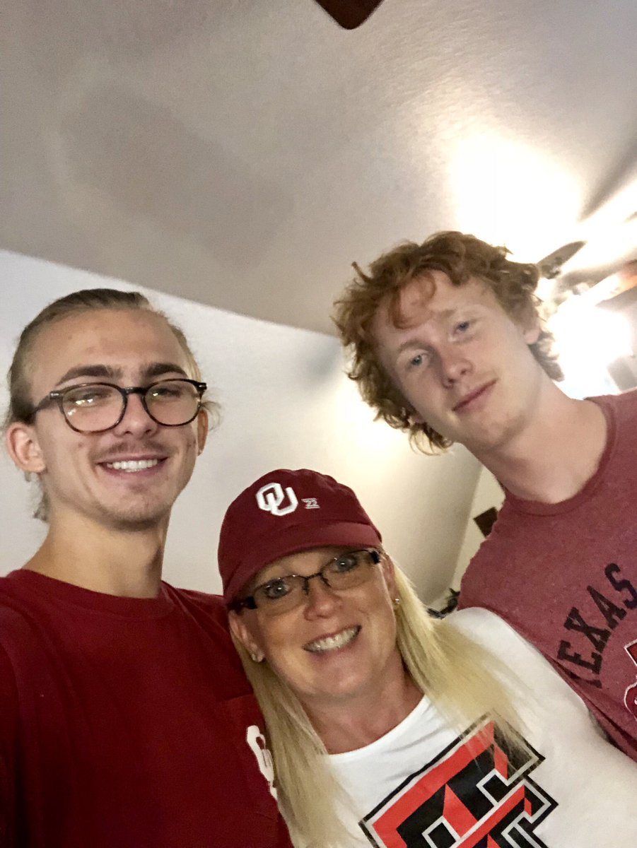 UlshaferD's tweet photo. Watching OU vs Tech...a family divided! https://t.co/IK0NcUinQX