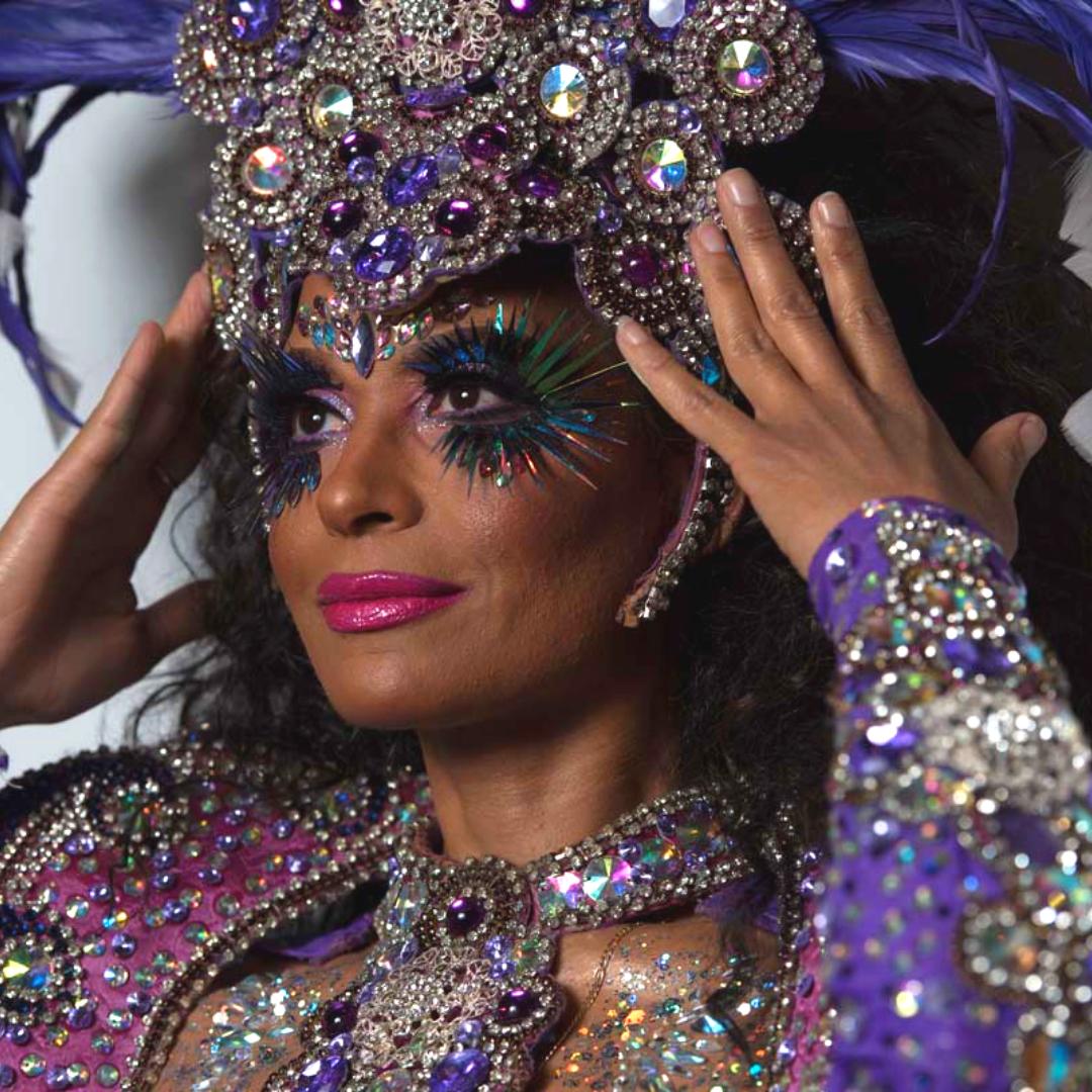 IMATS's tweet image. How do you get ready for IMATS? 💄 Adorn your crown and we'll see you TODAY at the Metro Toronto Convention Centre! 💋
.
[MUA: J Guerra from #imatsNY 19]
.
.
#imats #imatsofficial #imats2019 #imatsnyc #makeupartistmag