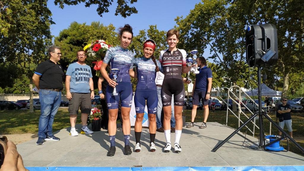 ciclismecat's tweet photo. Final de la Copa Catalana de fèmines i júnior a El Prat, amb victòries d'Adrià Bartrina i Patrícia Ortega. 

🚴‍♀️ @mireiabenito13 (elit), @emma__98 (sub23) i Francisco Muñoz (júnior masc), campions finals.

👉+info: https://t.co/iIPWtaQTL7

#ciclismecat #carretera https://t.co/qd3HhCie6d