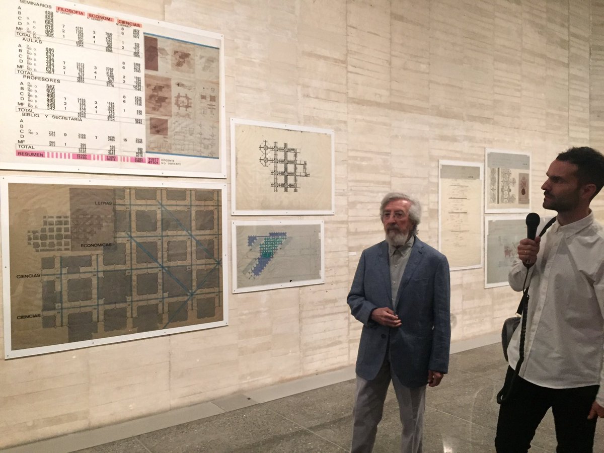 musacmuseo's tweet image. La arquitectura perecedera de las pompas de jabón, primera exposición de #PradaPoole toma su título de un texto del arquitecto en la revista #Urogallo en la que teorizaba sobre la ciudad del futuro