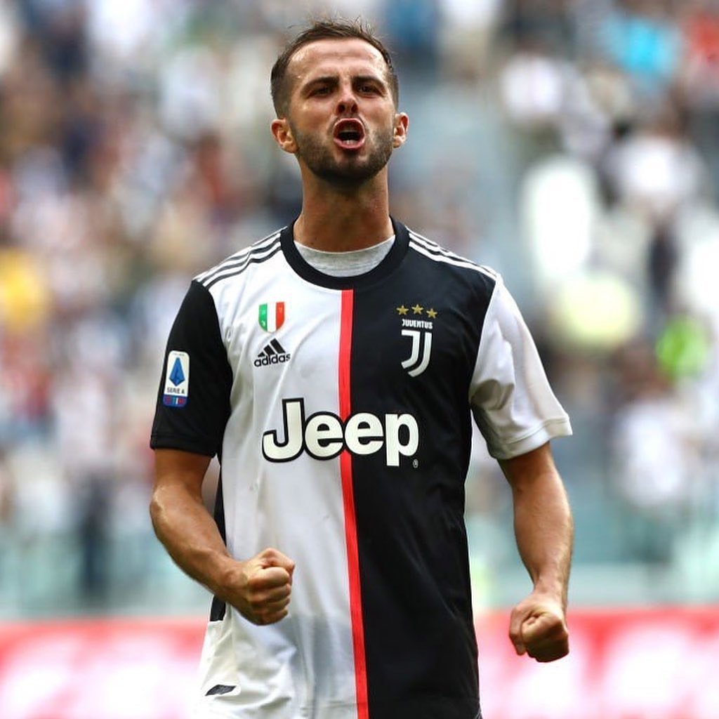 ciambi83's tweet photo. Sempre più juve @Miralem_Pjanic @Cristiano #juvespal 2 0 @juventusfc #juventus #juve #campioniditalia #w8nderful #allianzstadium #serieatim  #juventusstadium #finoallafineforzajuventus https://t.co/IWc2SMWfWQ