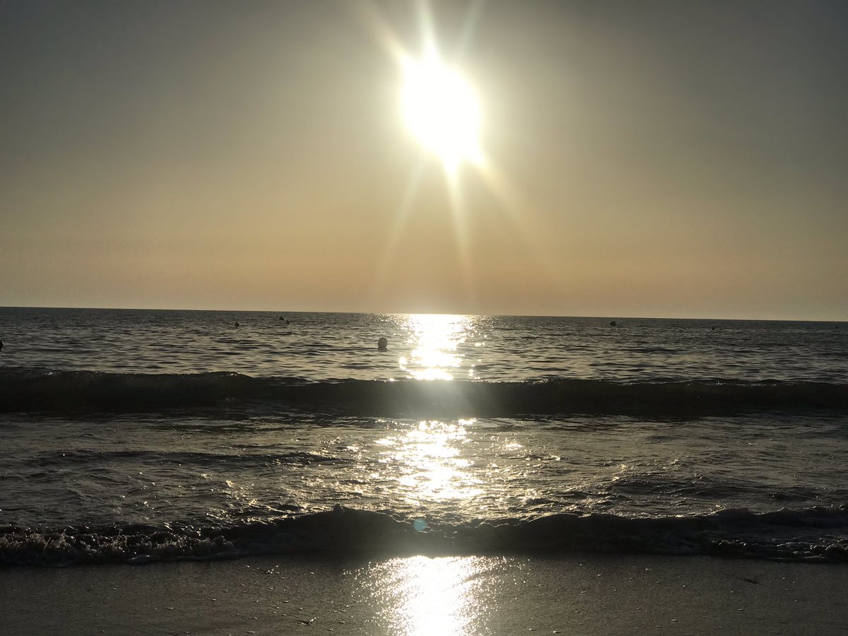 CHIPIONAALDIA's tweet photo. No tuve la suerte de nacer en tu seno, pero si tuve la libertad de elegirte, por eso #paraisonaturalchipiona disfruto de tus playas, tus atardeceres y tu gente, ademas por elección propia @aytochipiona https://t.co/iuPQdICe4D