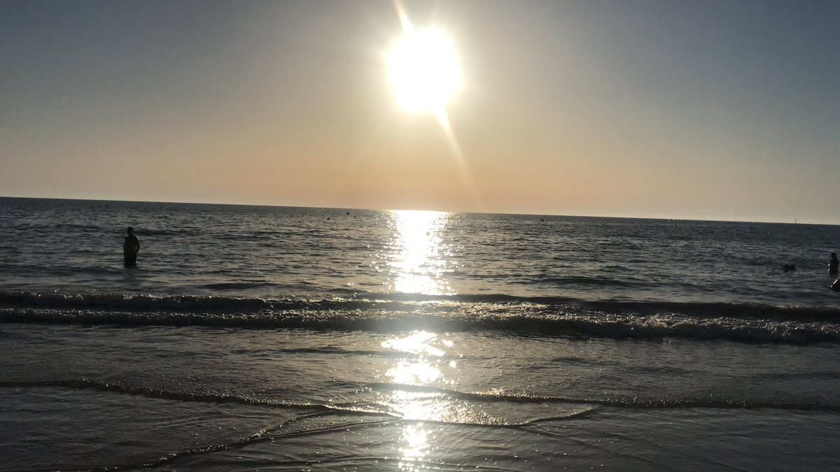 CHIPIONAALDIA's tweet photo. No tuve la suerte de nacer en tu seno, pero si tuve la libertad de elegirte, por eso #paraisonaturalchipiona disfruto de tus playas, tus atardeceres y tu gente, ademas por elección propia @aytochipiona https://t.co/iuPQdICe4D