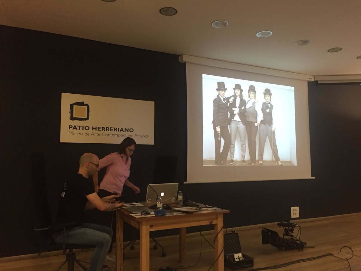 Va a comenzar la última sesión de este sábado #ccVAD2019
<a href="/LabBambara/">Laboratorio Bambara</a> en sus puestos para presentarnos el proyecto de investigación audiovisual “La espiral maravillosa”, que intenta visibilizar a las mientes pioneras del cine y se está produciendo con la cámara <a href="/AXIOM_espana/">AXIOM_españa</a>