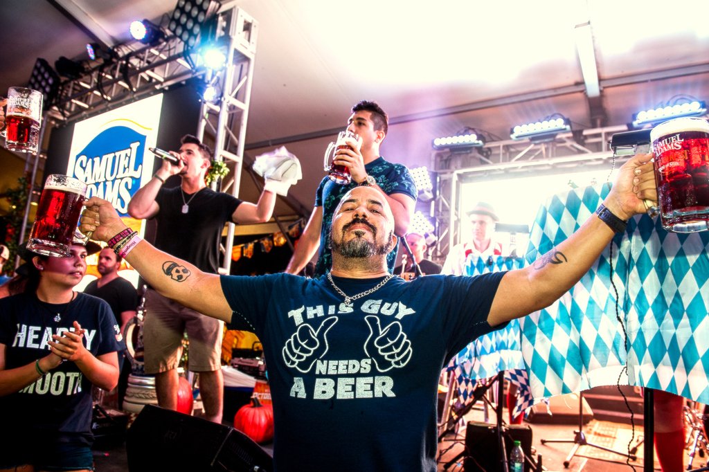 WynwoodSamAdams's tweet photo. Wynwood's Octoberfest tip: double fist it for maximum Sam Adams consumption ⁠🍺⁠
⁠
Doors are now OPEN! Don't forget to get your Party Packs before prices go up at the door by visiting https://t.co/fwAAeSYhdK https://t.co/2mTFhPt3fy