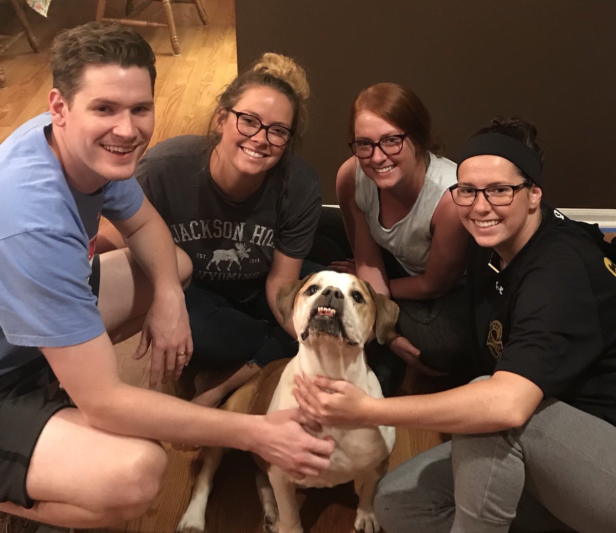 KLKent's tweet photo. We are so sad that we had to say goodbye to our sweet Kenzie. She was quite a gal. Loved life and took relaxing very seriously. She was blessed with 4 amazing best friends who spent her last evening with her.❤️🐶 @Drew_Kent @Abbie_Kent @Madison_Kent @CassieKent https://t.co/FNXNsYWMLH