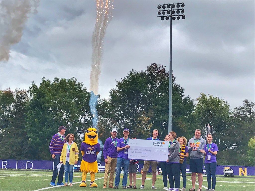 mark_e_gray's tweet photo. So proud to have worked with a great board at @LaurierAlumni on their gift of $800k back to current students. #halftime #chequepresentation #philanthropy https://t.co/xJ9lCwqV2Z