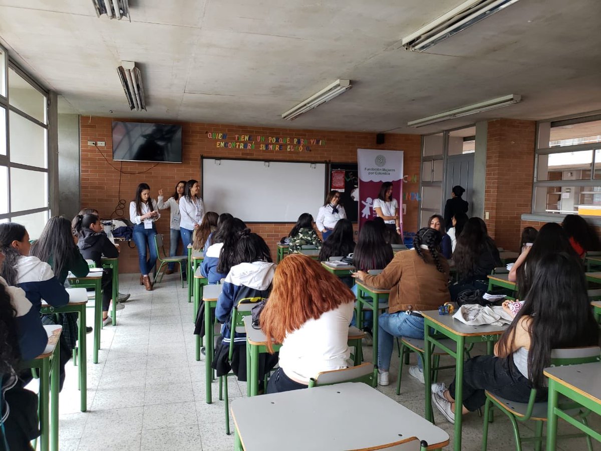 Omarondon's tweet photo. SI el voluntariado es parte de tu pasión haces todo por dar lo mejor de ti. Hoy nuestras voluntarias de #DellTechnologies #WIA soportaron el #FOP creado por la #FMPC para influir en las niñas Colombianas que están próximas a tomar carreras univ en decidir por una carrera #STEM https://t.co/TW3RG6uZw1