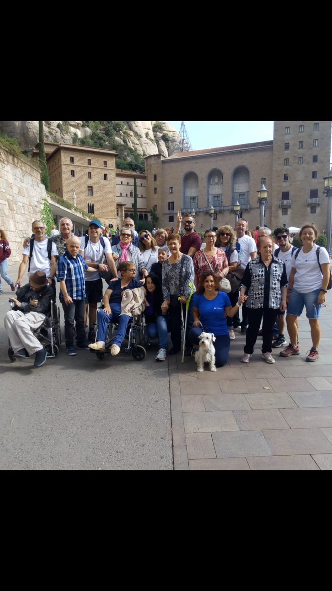 dolorscg's tweet photo. Club de montaña hoy #Montserrat #voluntariosAXA #fundacionAXA @AnaMariaGZParra @SergiFontColl 
@laf_67 https://t.co/CyNVK73RPw