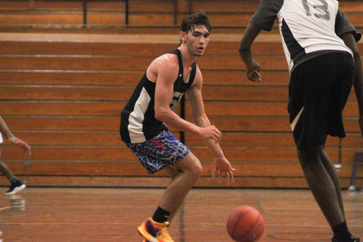 daves_joint's tweet photo. Tottenville, Staten Island’s own @RichieGreaves stood out at @rc_basketball’s open gym this Thursday. https://t.co/6hanFW6A49