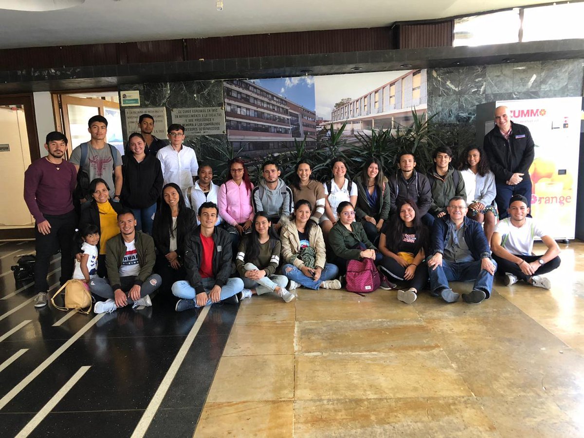 DecanaturaFM's tweet photo. La Facultad de Medicina @MedicinaUNAL y su decano @jrnavarrov realizan hoy curso gratuito de Reanimación Cardiopulmonar Básica para estudiantes del programa PEAMA de Orinoquia y Caribe de nuestra @UNColombia @DirBienestarUN @bienestarbogota https://t.co/Tbw94qyLqe