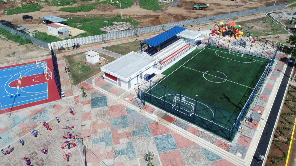 TutoUhiaAlcalde's tweet photo. Miren el parque de #AltosDeComfacesar. Hoy haremos entrega de este nuevo club social. ¡Los esperamos! A partir de las 4pm
#ValleduparSíAvanzó 
#NosotrosLoHicimosPosible https://t.co/HjESRzmXI2